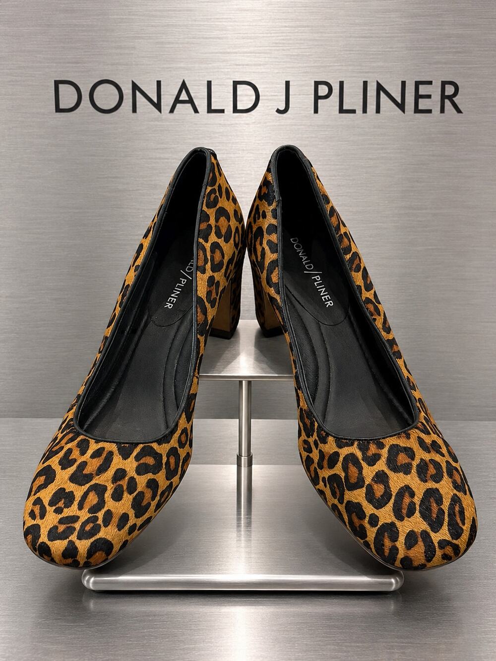 Donald J Pliner Cami Leopard Calf Hair Pumps Block Heel Women’s 6M